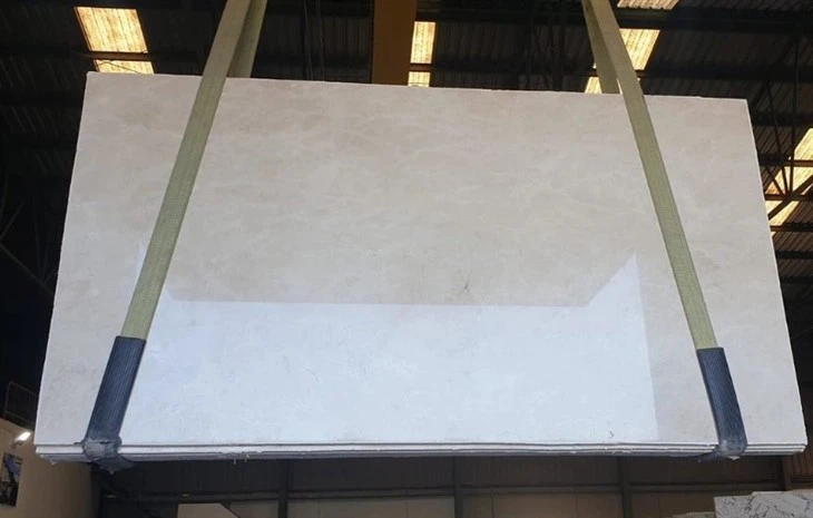 Crema-Marfil-Marble-Slabs.webp (1)
