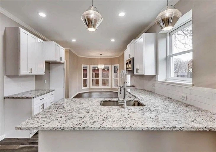 Dallas-White-Granite-Slab-for-Kitchen-Countertop.webp (2)(001)
